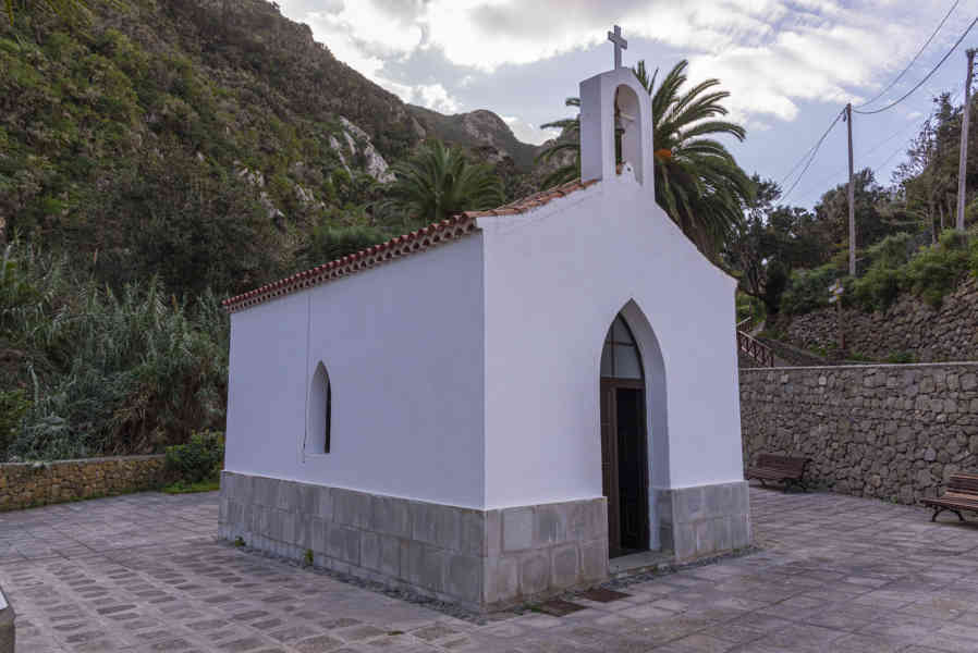 Tenerife 122 - Chamorga - ermita de la Sagrada Concepción.jpg